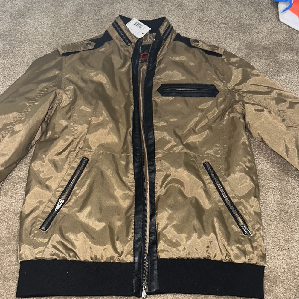 Men’s Jacket - Picture 2 of 8